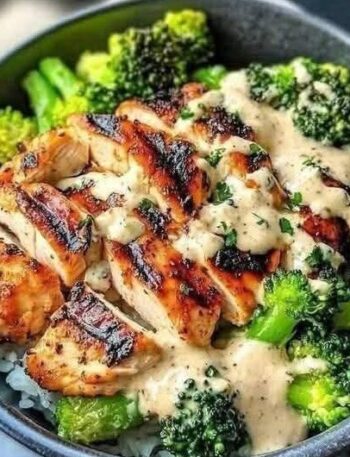 Creamy Garlic Chicken with Broccoli & Rice