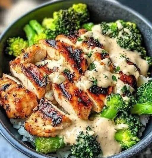 Creamy Garlic Chicken with Broccoli & Rice