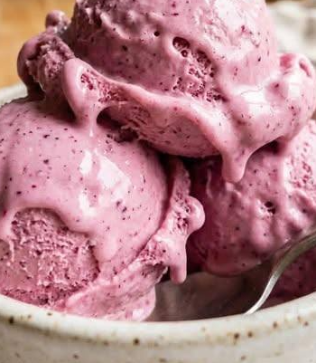Creamy Berry Frozen Coconut Ice Cream
